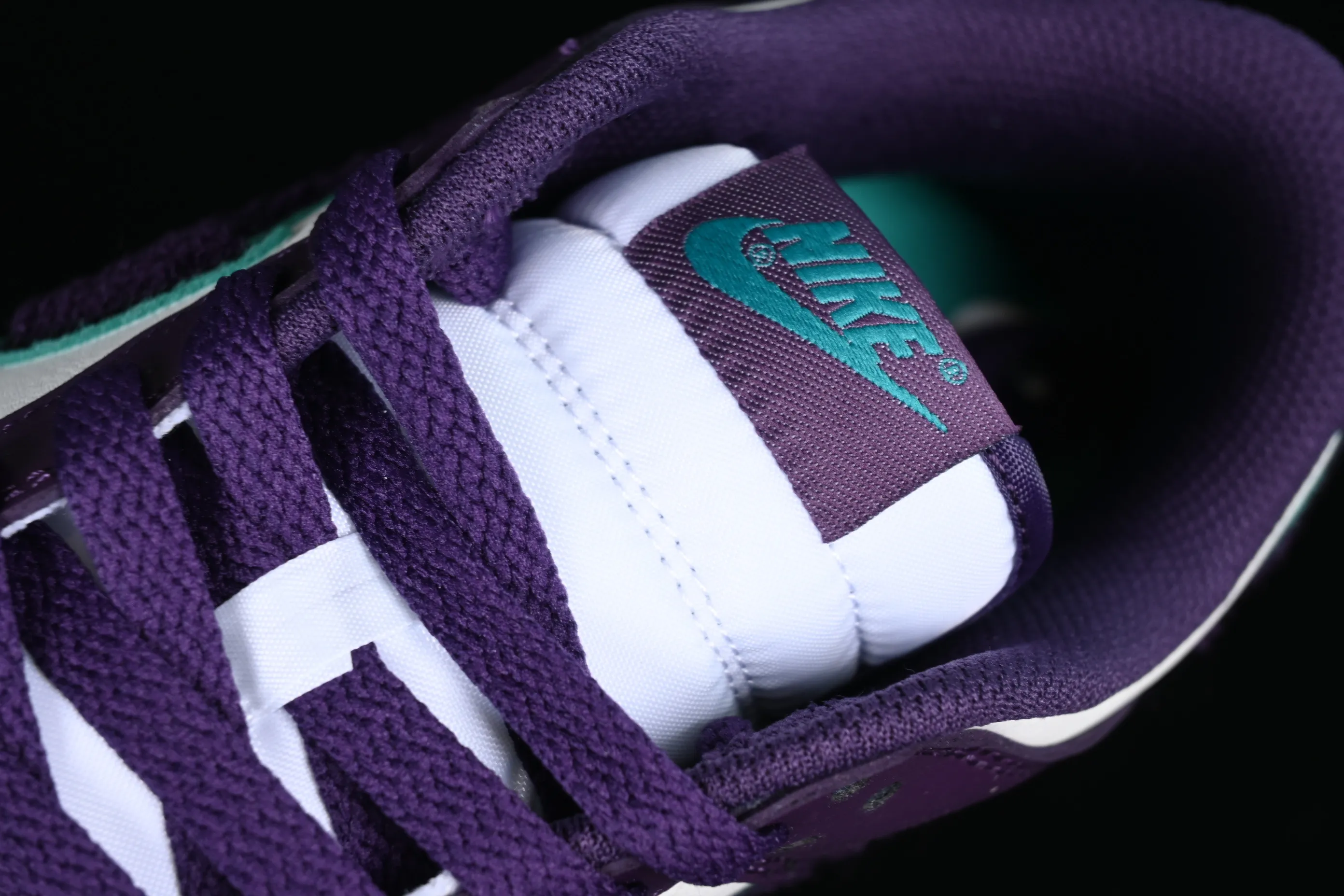 All Categories Nk SB Dunk Series Nk SB Dunk Low Low-top sneakers Nk SB Dunk Low "Chenille Swoosh" Chenille SB low-top sports and leisure sneakers DQ7683-100